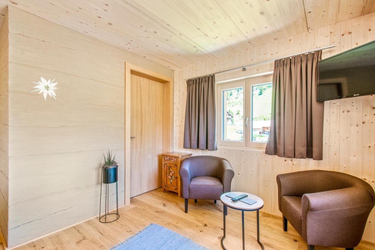 Haus Berghof Bed and Breakfast Schröcken Exteriör bild