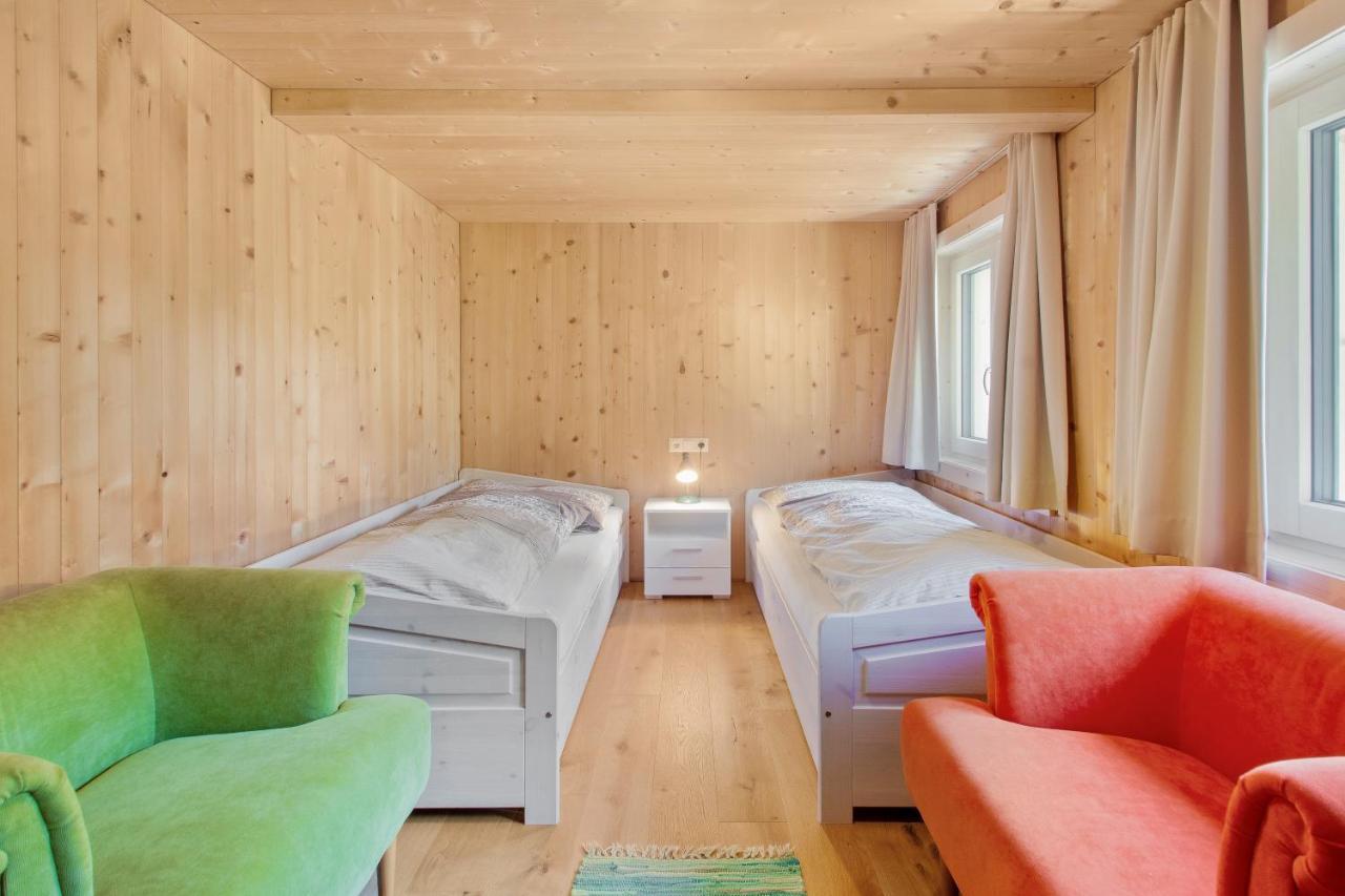 Haus Berghof Bed and Breakfast Schröcken Exteriör bild