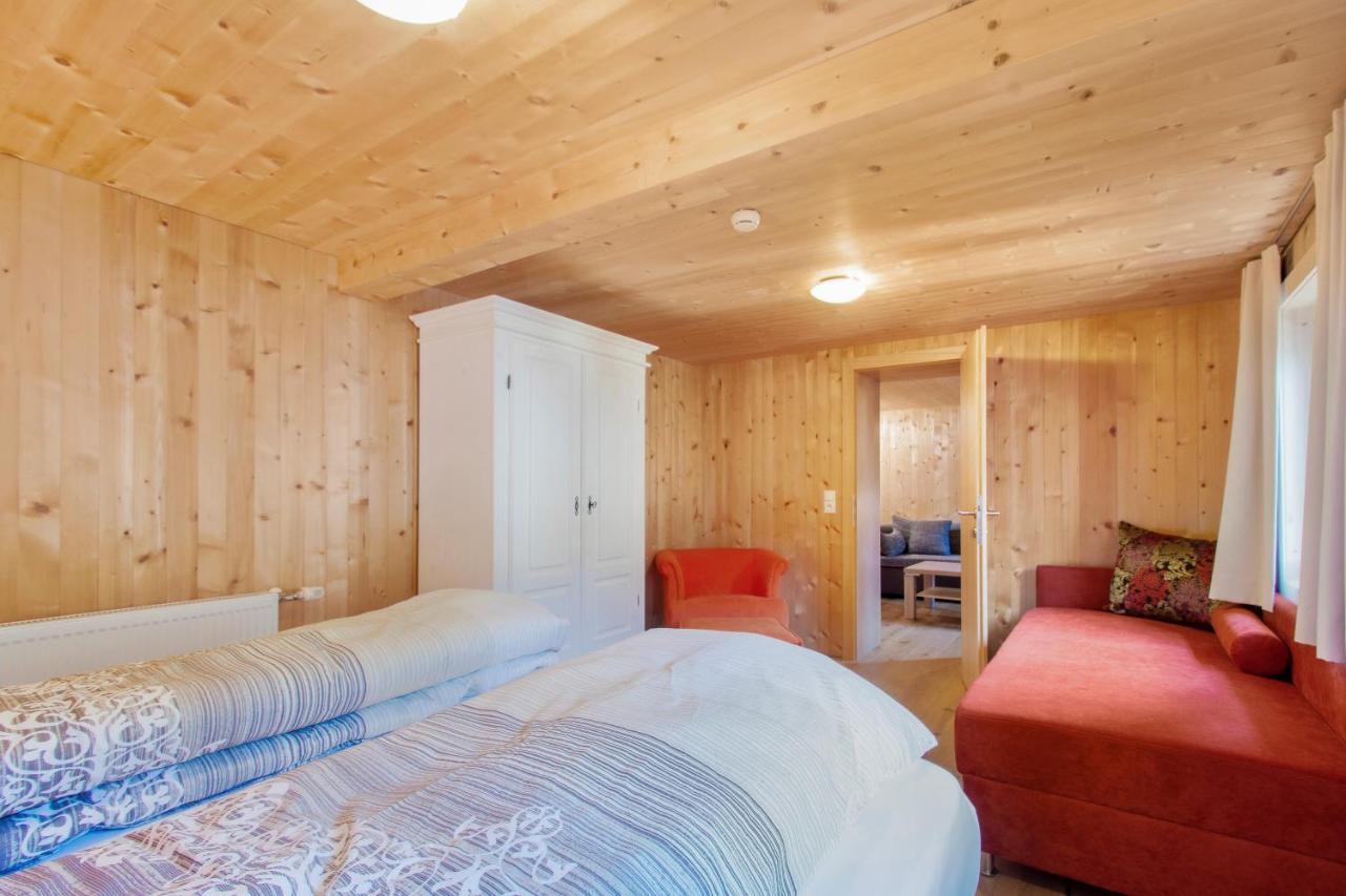 Haus Berghof Bed and Breakfast Schröcken Exteriör bild