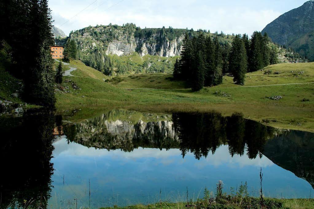 Haus Berghof Bed and Breakfast Schröcken Exteriör bild